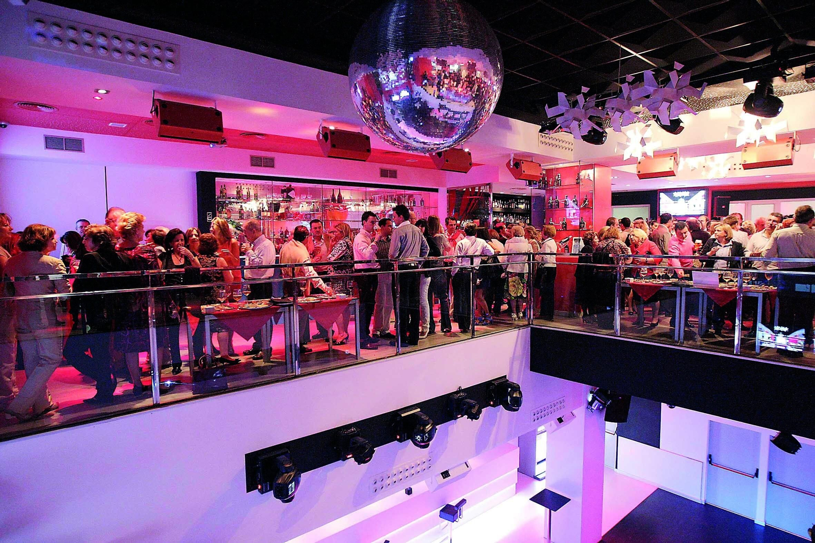 Los mejores pubs de ambiente de Granada para celebrar el día del orgullo