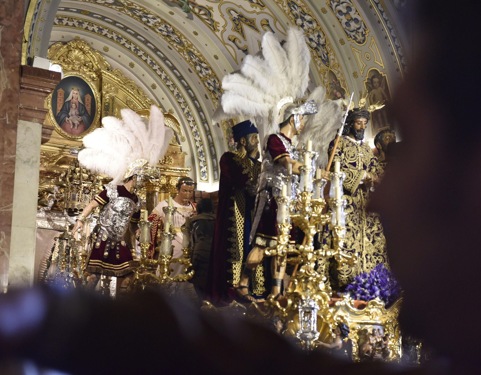 Gorro frigio en el sayón.