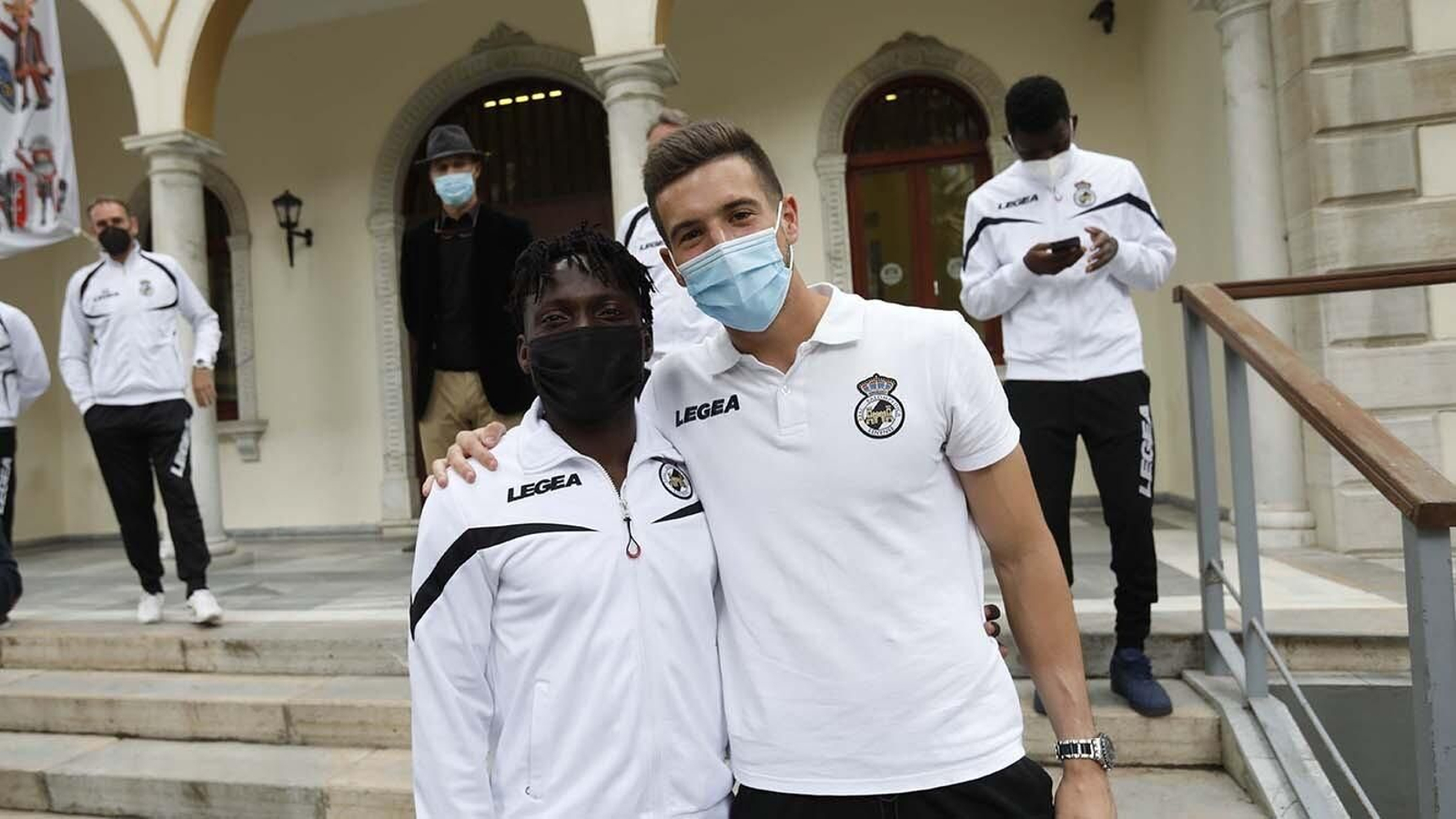 Las fotos de la recepción del Ayuntamiento de la Línea a la Balona  por su ascenso a Primera RFEF