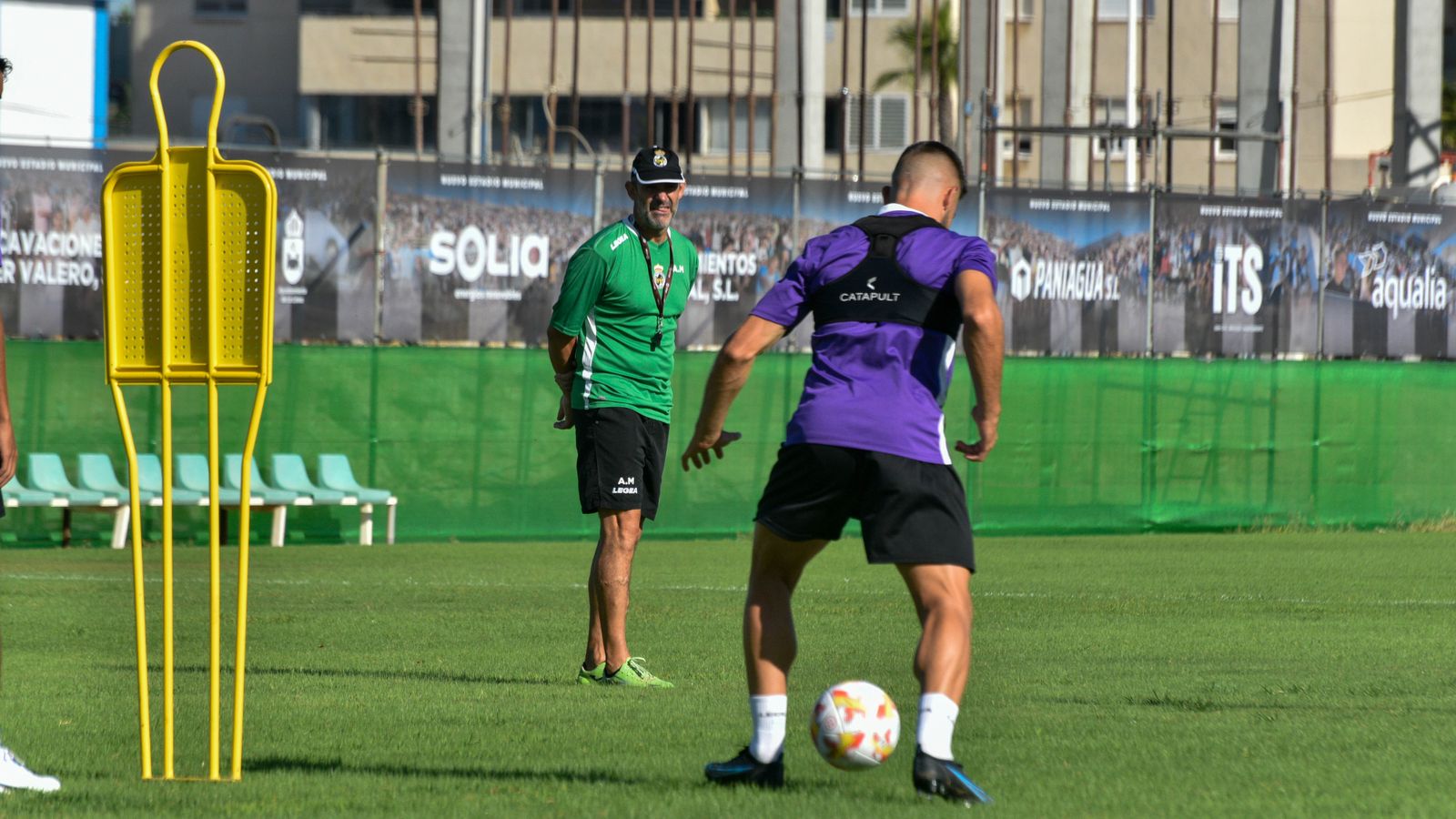 Entrenamiento de la Balona en el estadio Municipal de La Línea