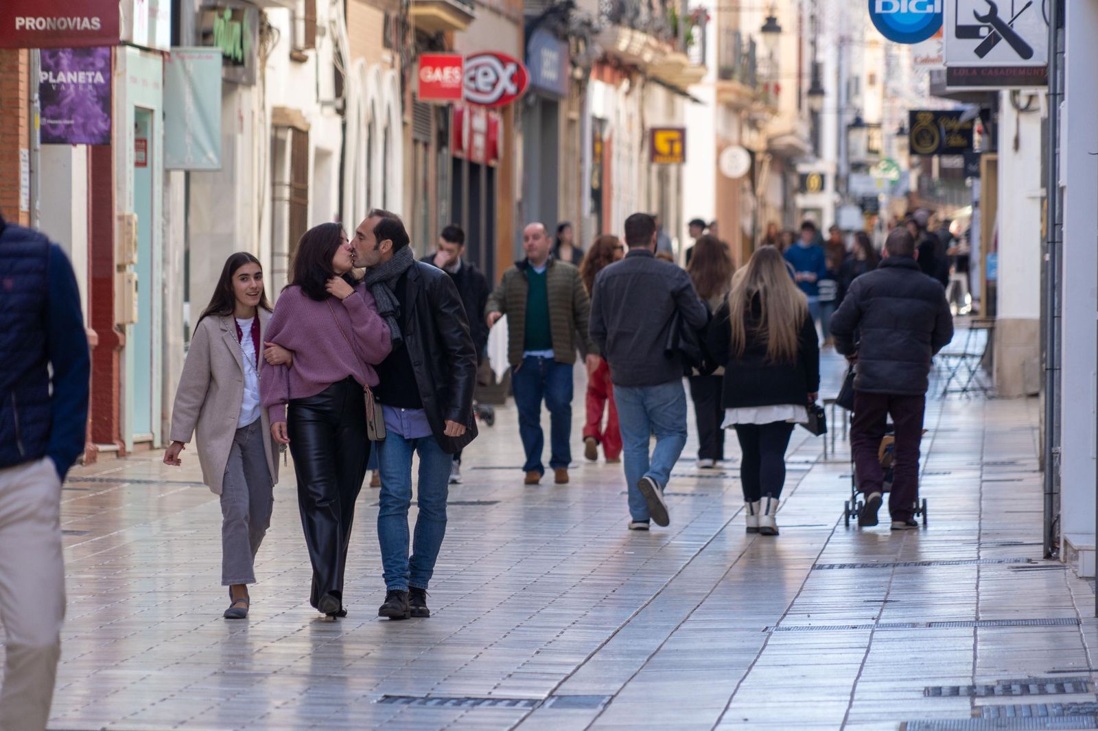 Imágenes de la fiesta del 31 de diciembre en las calles de Huelva