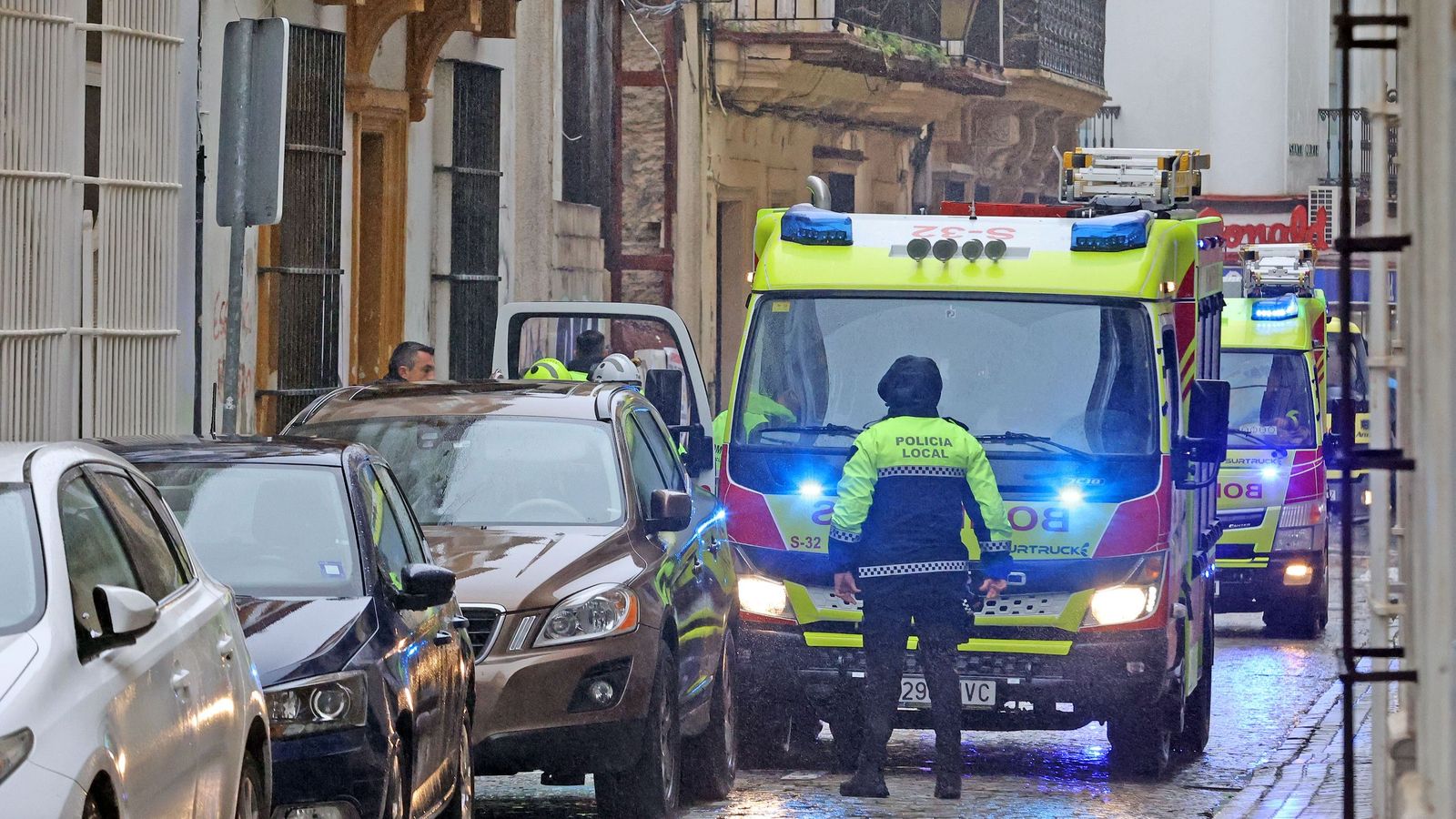 Imágenes del derrumbe en una casa okupada en Jerez