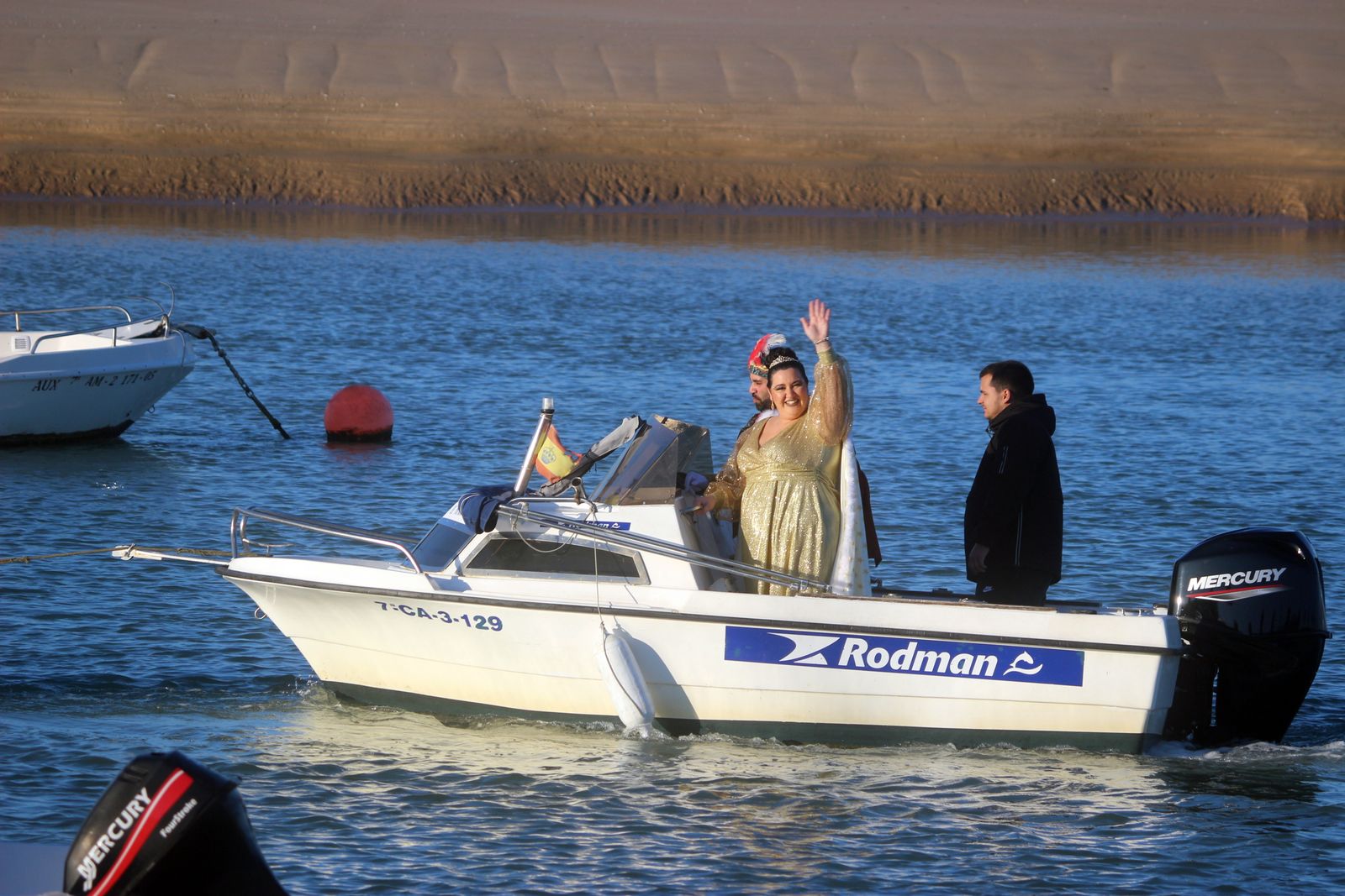 Los Reyes Magos visitan la barriada Río San Pedro