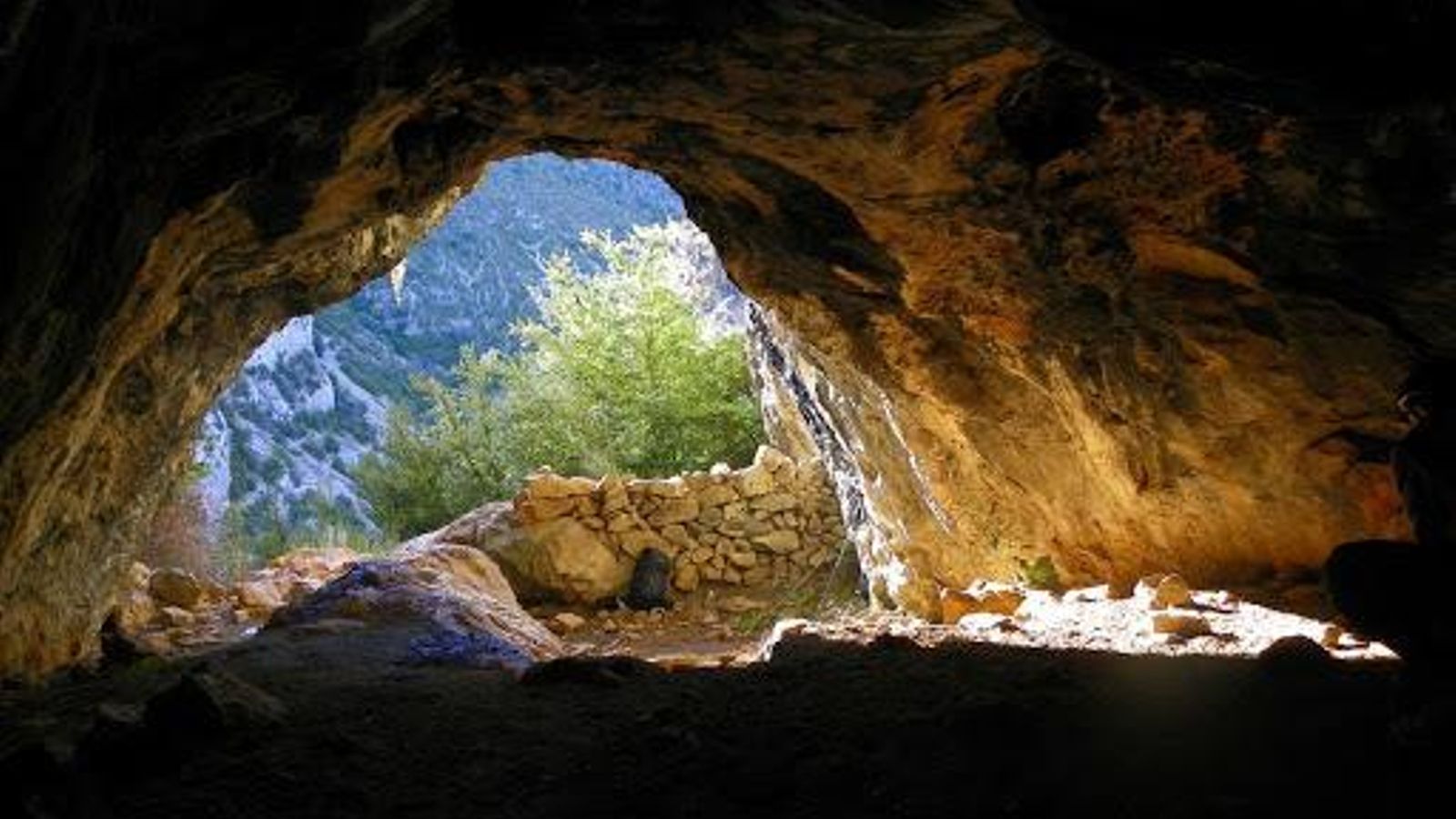 Una de las secciones de la Cueva del Toro.