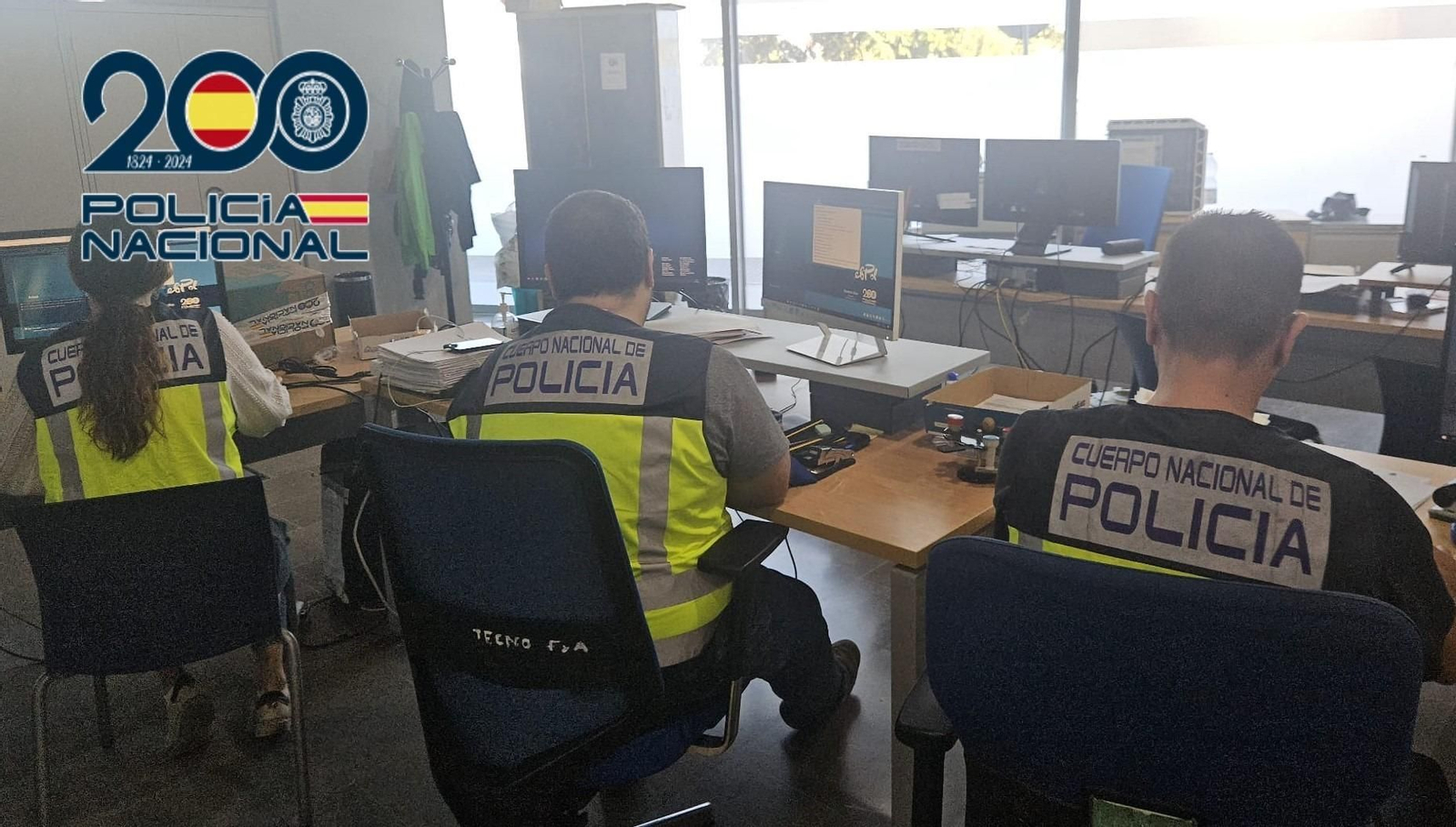 Agentes del Grupo de Delitos Tecnológicos de la Policía Nacional
