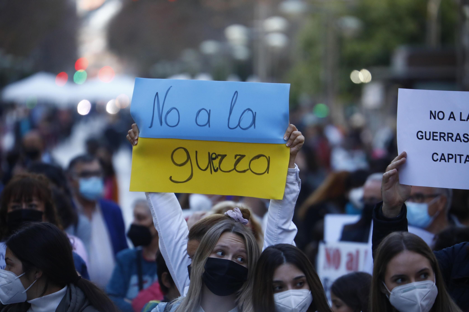 Las fotografías de la concentración en Córdoba contra la guerra de Ucrania