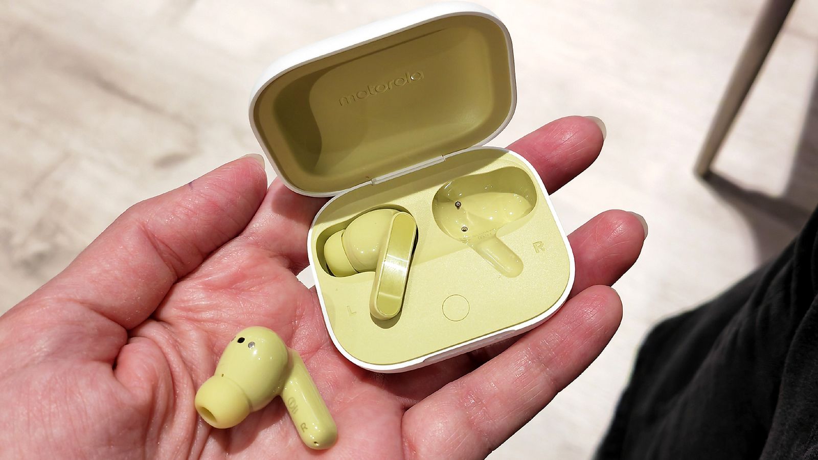 Presentación de Motorola en Sevilla: Auriculares Moto Buds