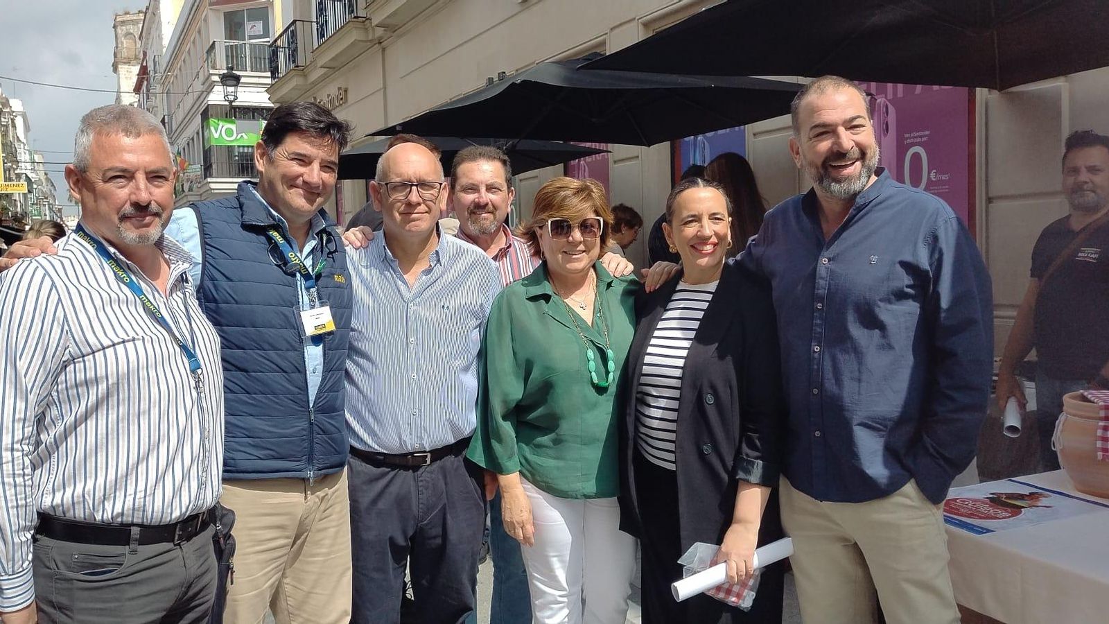 Los impulsores de la iniciativa, con algunos de los patrocinadores.