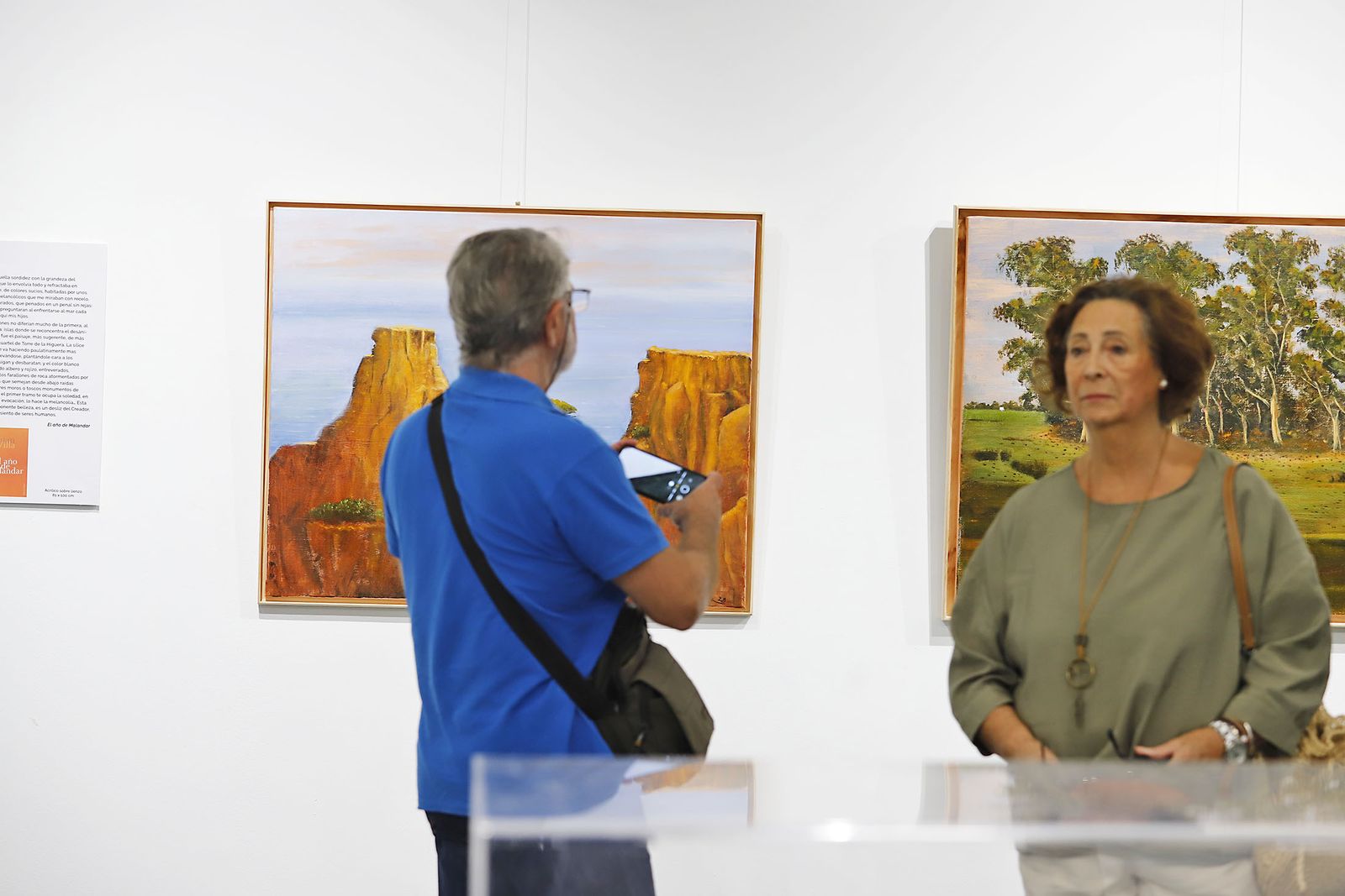 Imágenes de la inauguración de la exposición 'Pasajes y Paisajes de Doñana' de Juan VIlla