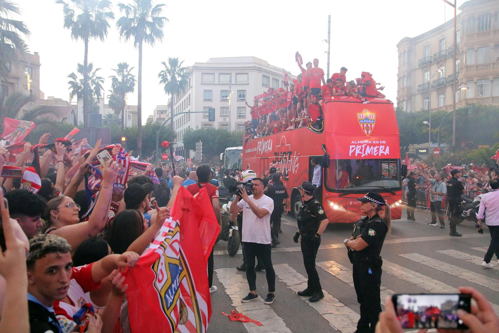 Las imágenes de la rúa de la UD Almería