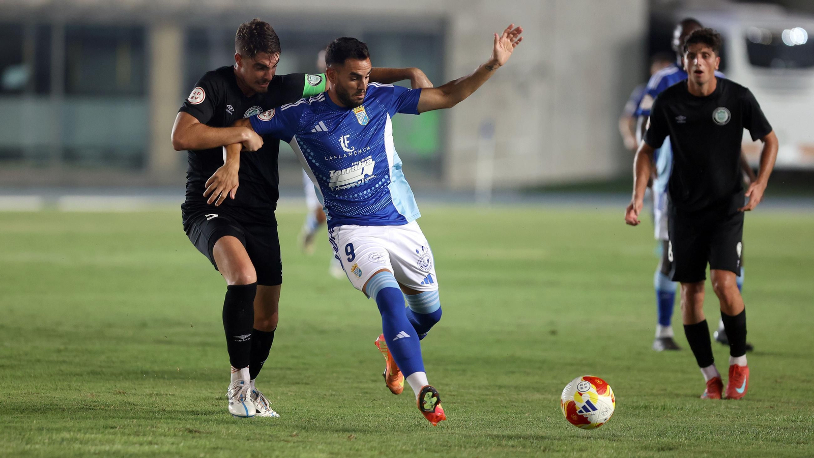 Imágenes del Trofeo Feria de la Vendimia entre el Xerez CD y el Juventud Torremolinos en Chapín
