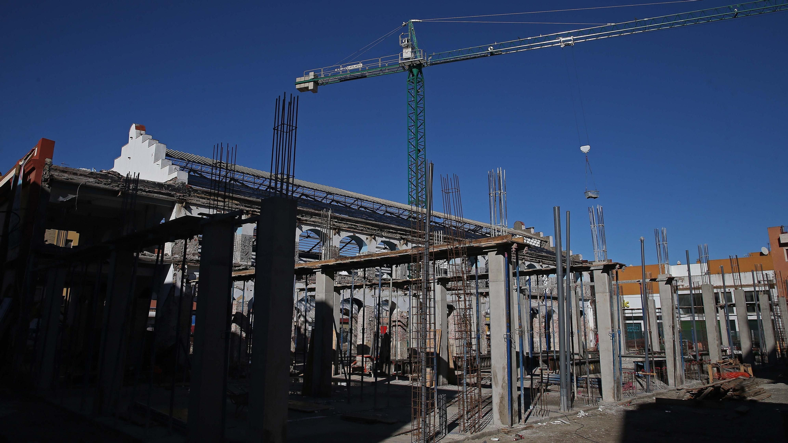 Fotos de las obras del mercado de La Línea