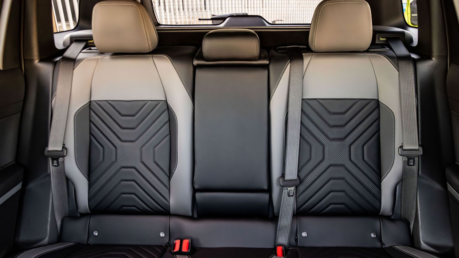 No cabe duda de que, si nos atenemos al espacio habitable, el Compass cumple suficientemente bien como coche familiar.