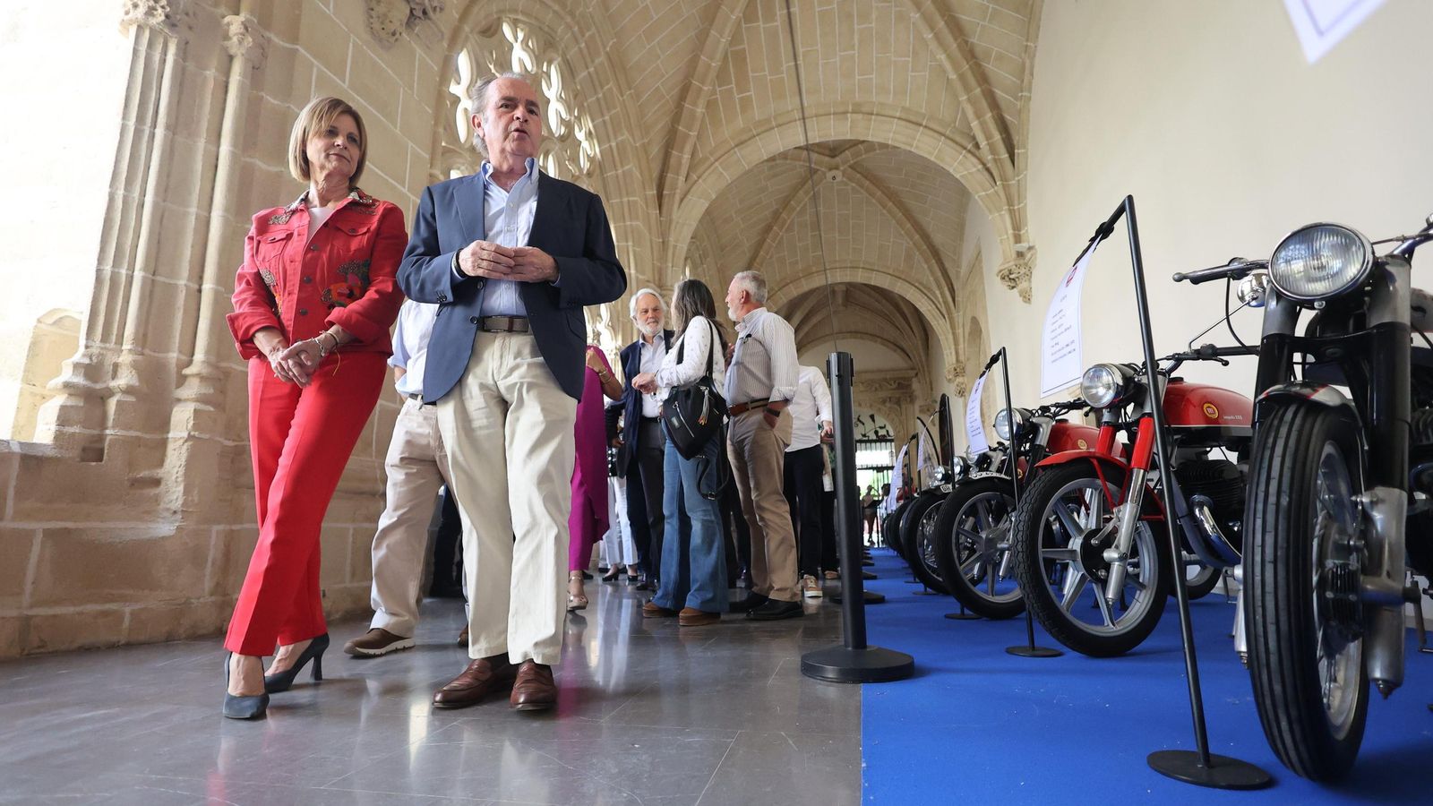 Los Claustros también ha acogido una muestras de motos Montesa.