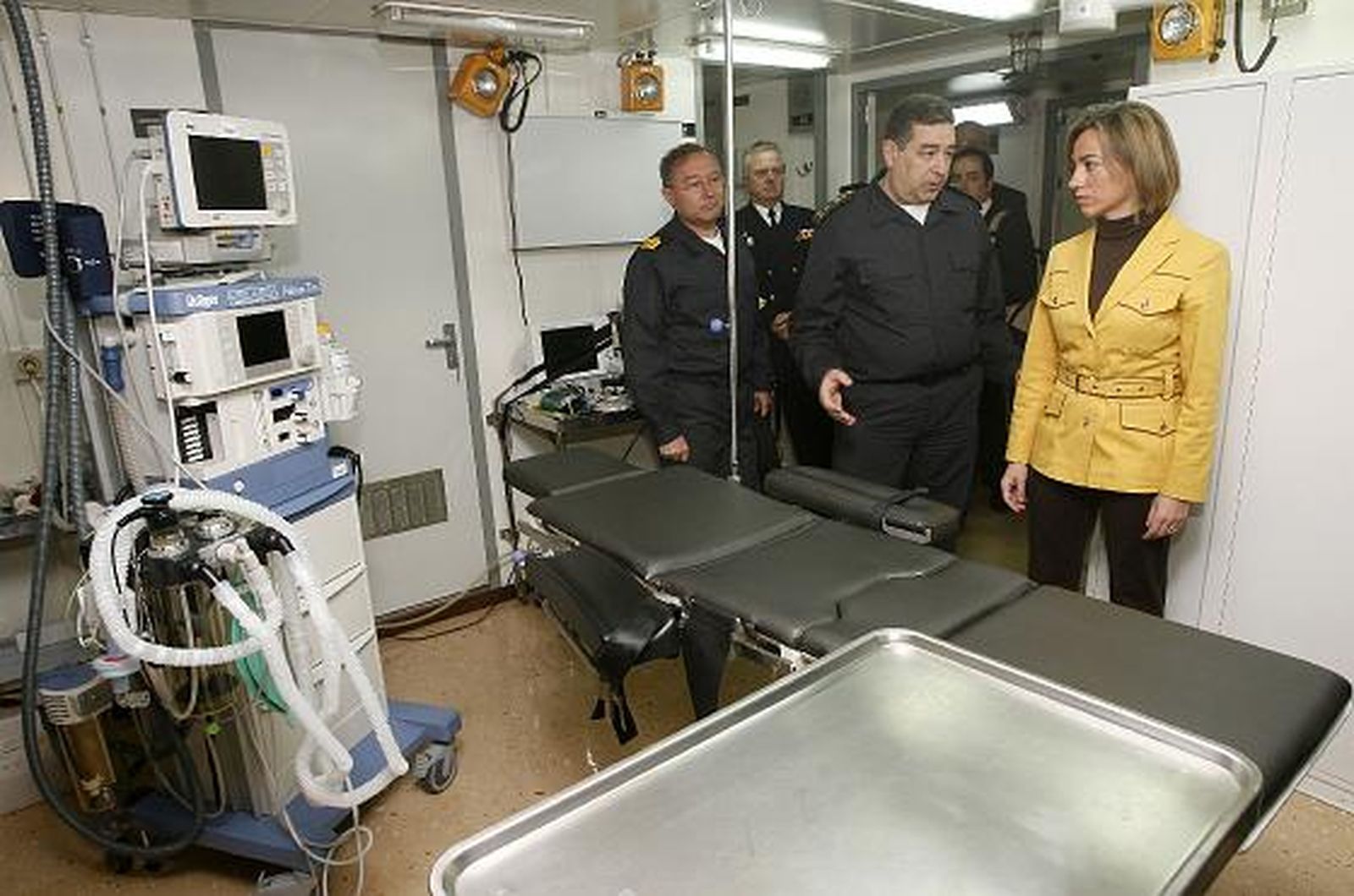 La ministra Chacón despide en Rota al ´Patiño´, que se incorpora a la operación Atalanta en aguas de Somalia. 

Foto: Borja Benjumeda