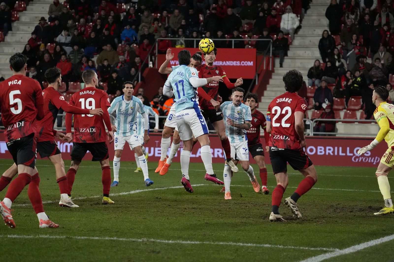 El Mirandés-Málaga CF, en fotos