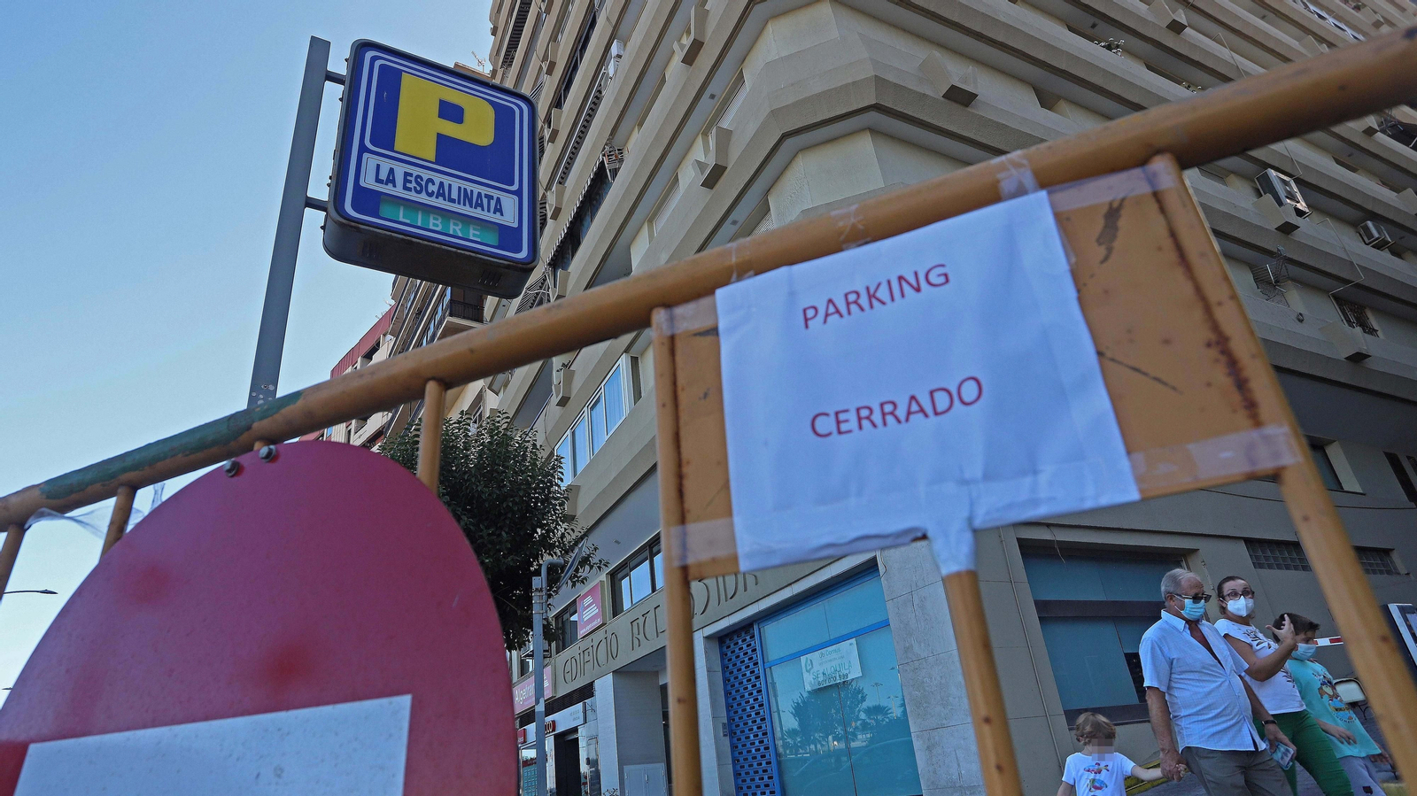 Fotos del cierre del parking La Escalinata en Algeciras Fotos del cierre del parking La Escalinata en Algeciras