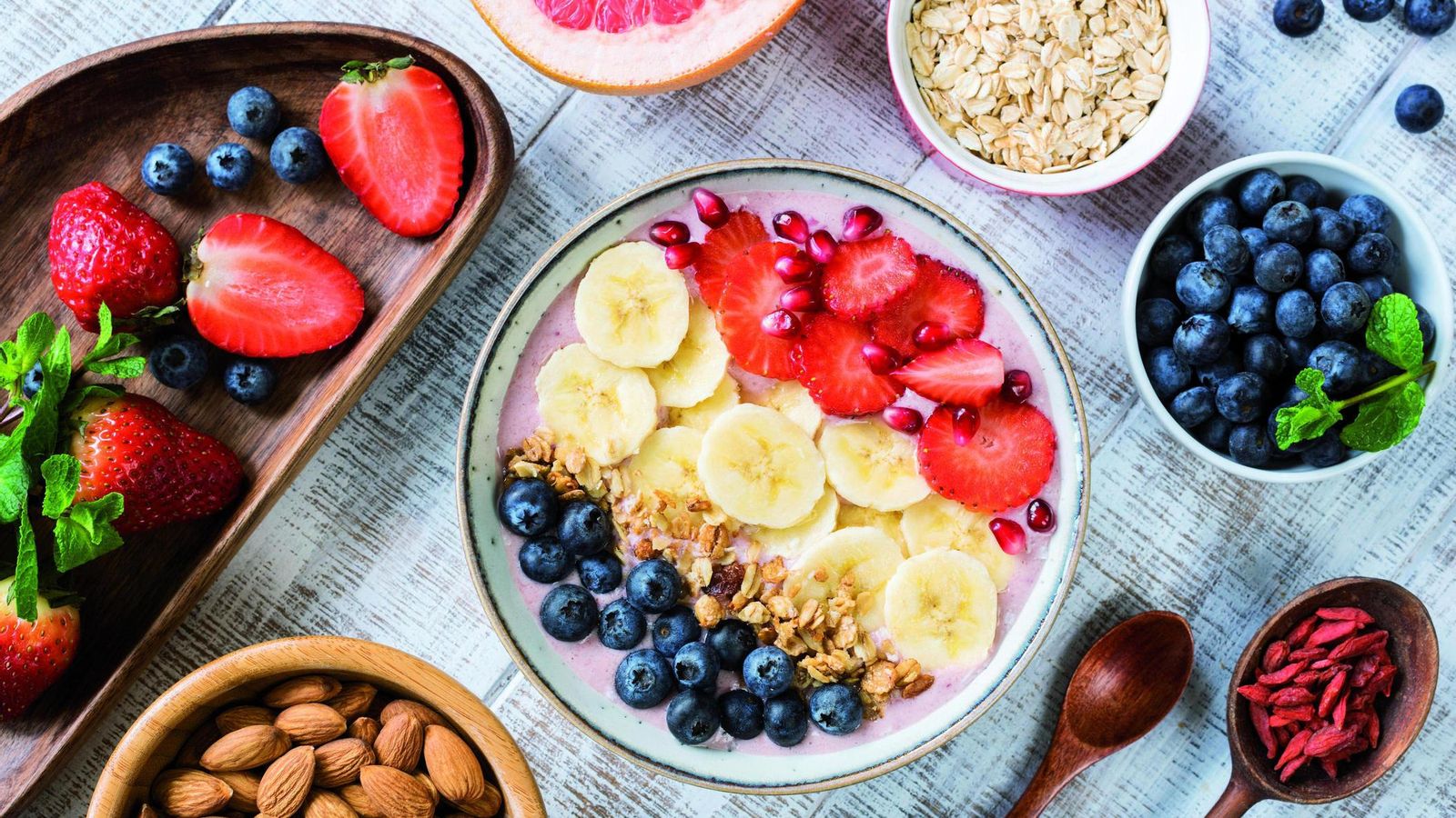 Las fresas, los arándanos, las frambuesas y las moras están consideradas como ‘superalimentos’ indispensables para incluir en nuestra dieta y proteger la salud