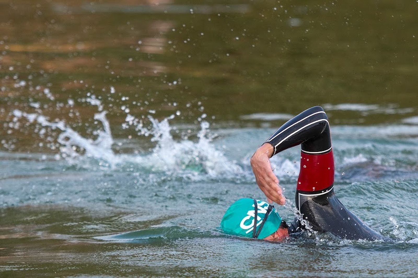 Triatlón a lo largo del Guadalquivir a beneficio de la Fundación Vicente Ferrer
