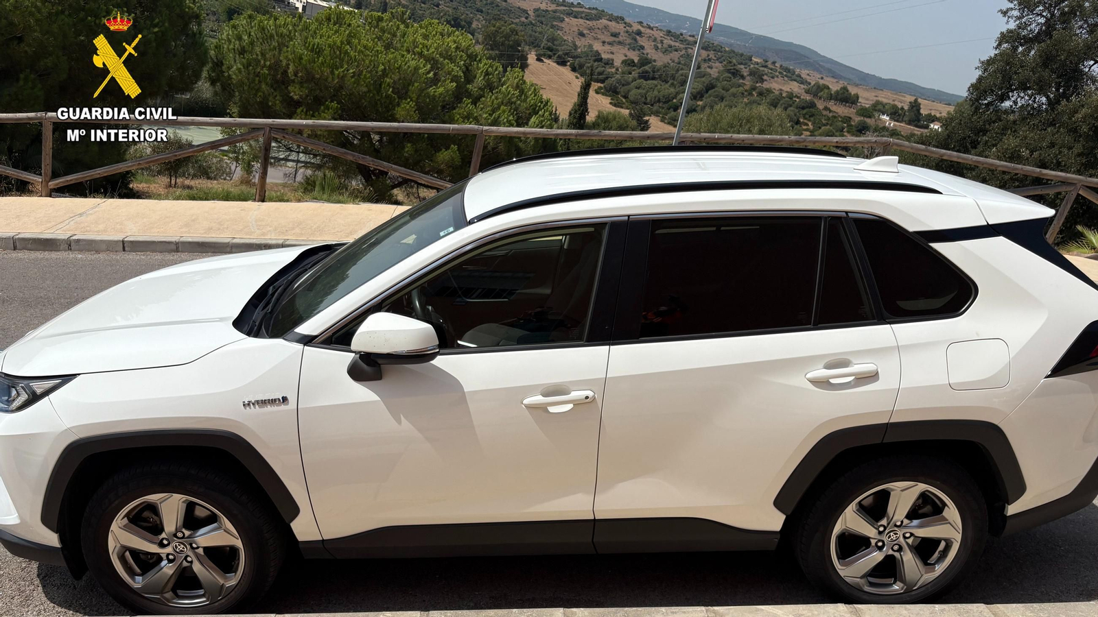 La Guardia Civil recupera en Los Barrios tres vehículos Toyota Rav4 robados en Sevilla.