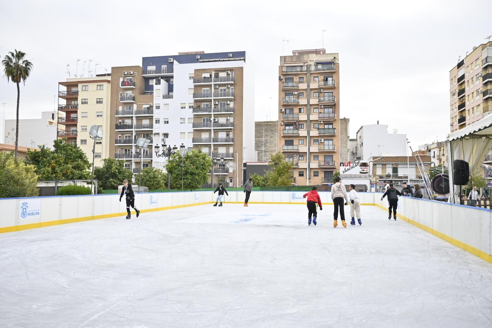 Imágenes de la inauguración de la pista de hielo de Isla Chica