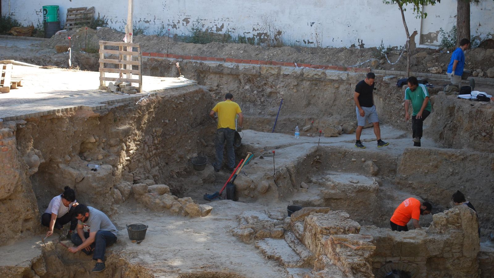 La programación prevé un curso de arqueología de campo en una excavación de Carmona.
