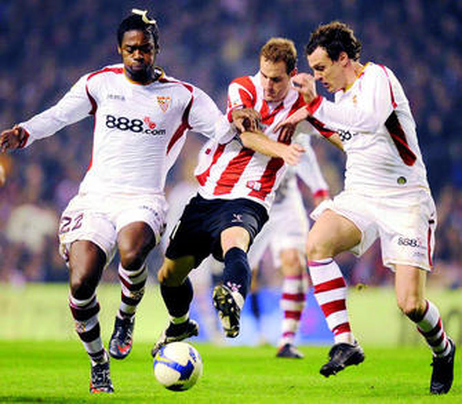 En Liga el Sevilla ganó el domingo por 1-2 al Athletic en San Mamés.