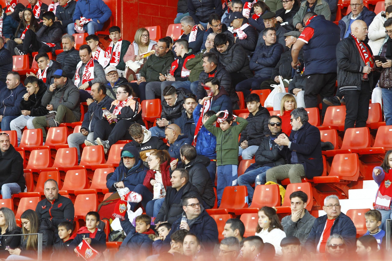 Búscate en las fotos del partido U.D. Almería-Real Oviedo