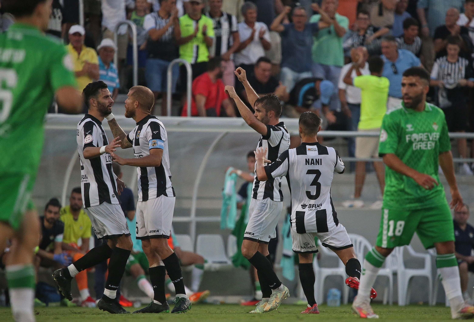 Las mejores fotos del Balona - Betis Deportivo en el nuevo estadio Ciudad de La Línea