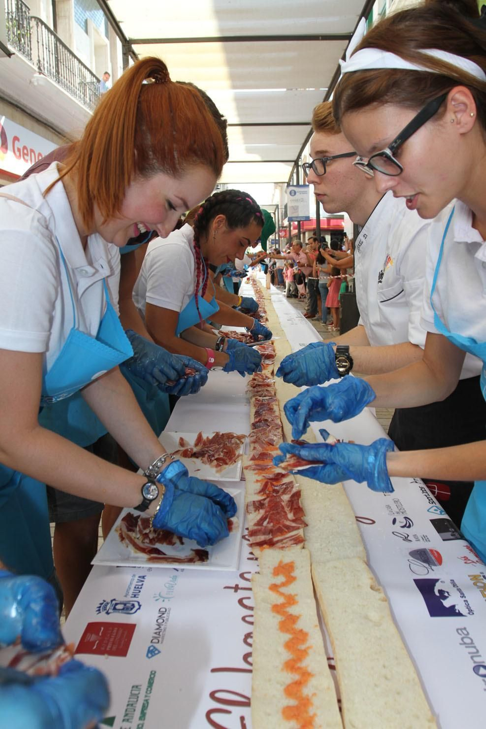 Record Guinnes del bocadillo de jamón mas grande del mundo, en Huelva