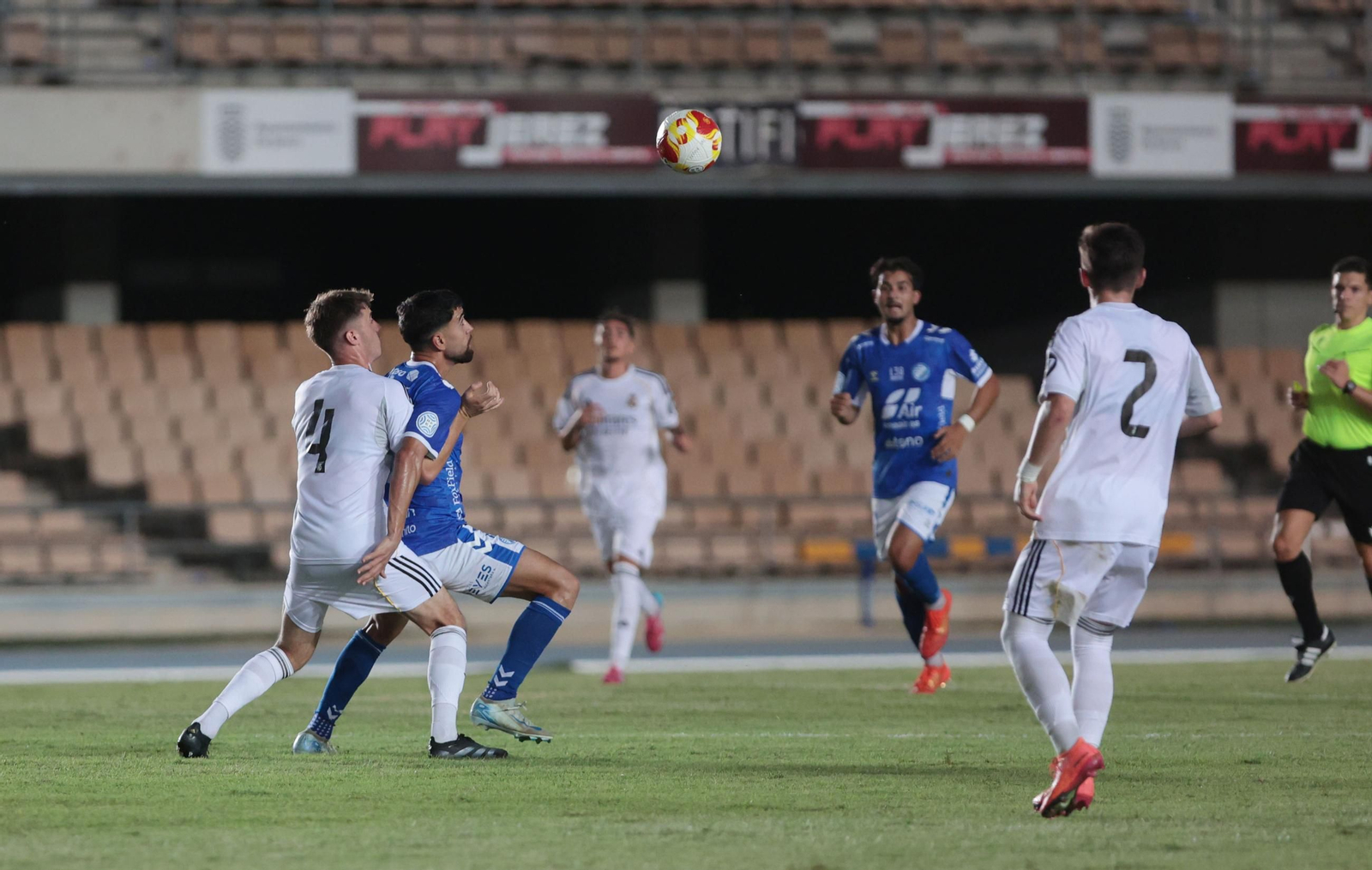Imágenes del Trofeo de la Vendimia entre  Xerez DFC contra Real Madrid C en Chapín