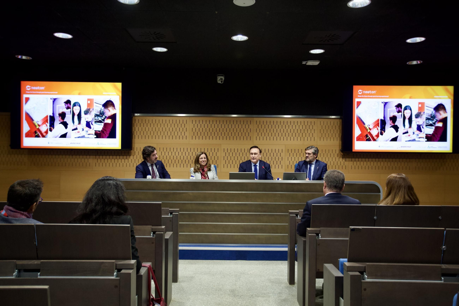 Presentación de las Aulas Newton Presentación de las Aulas Newton