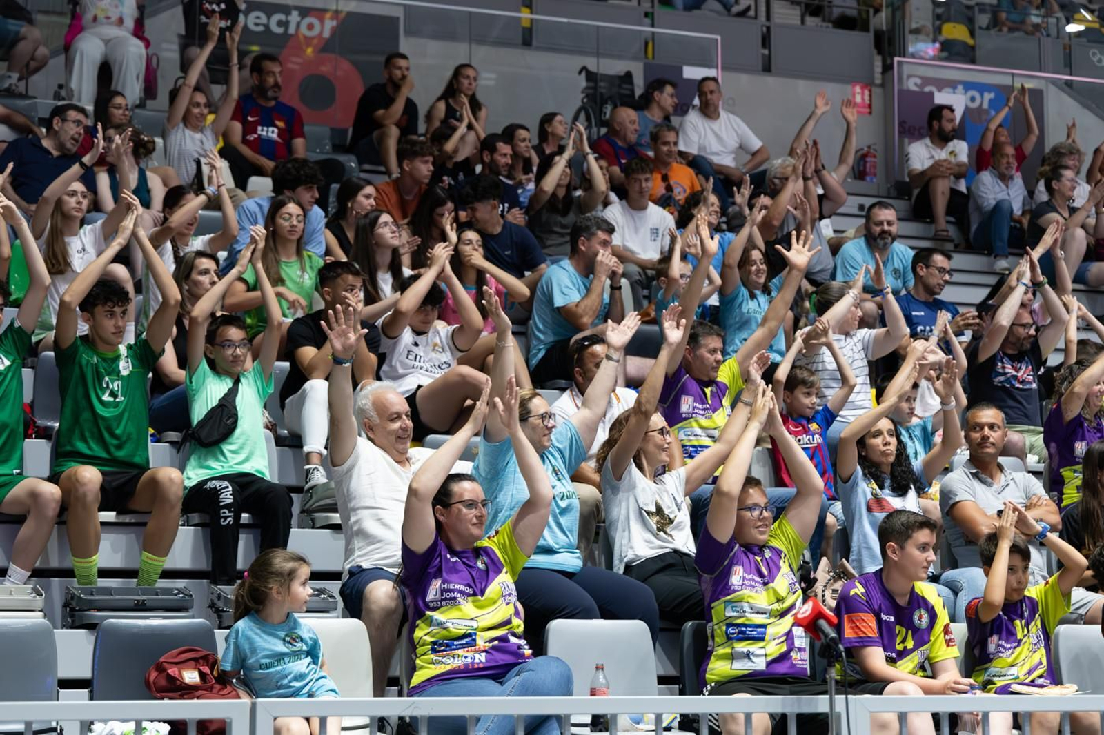 Las gradas del Olivo Arena en las semis de la Copa del Rey de balonmano, en imágenes