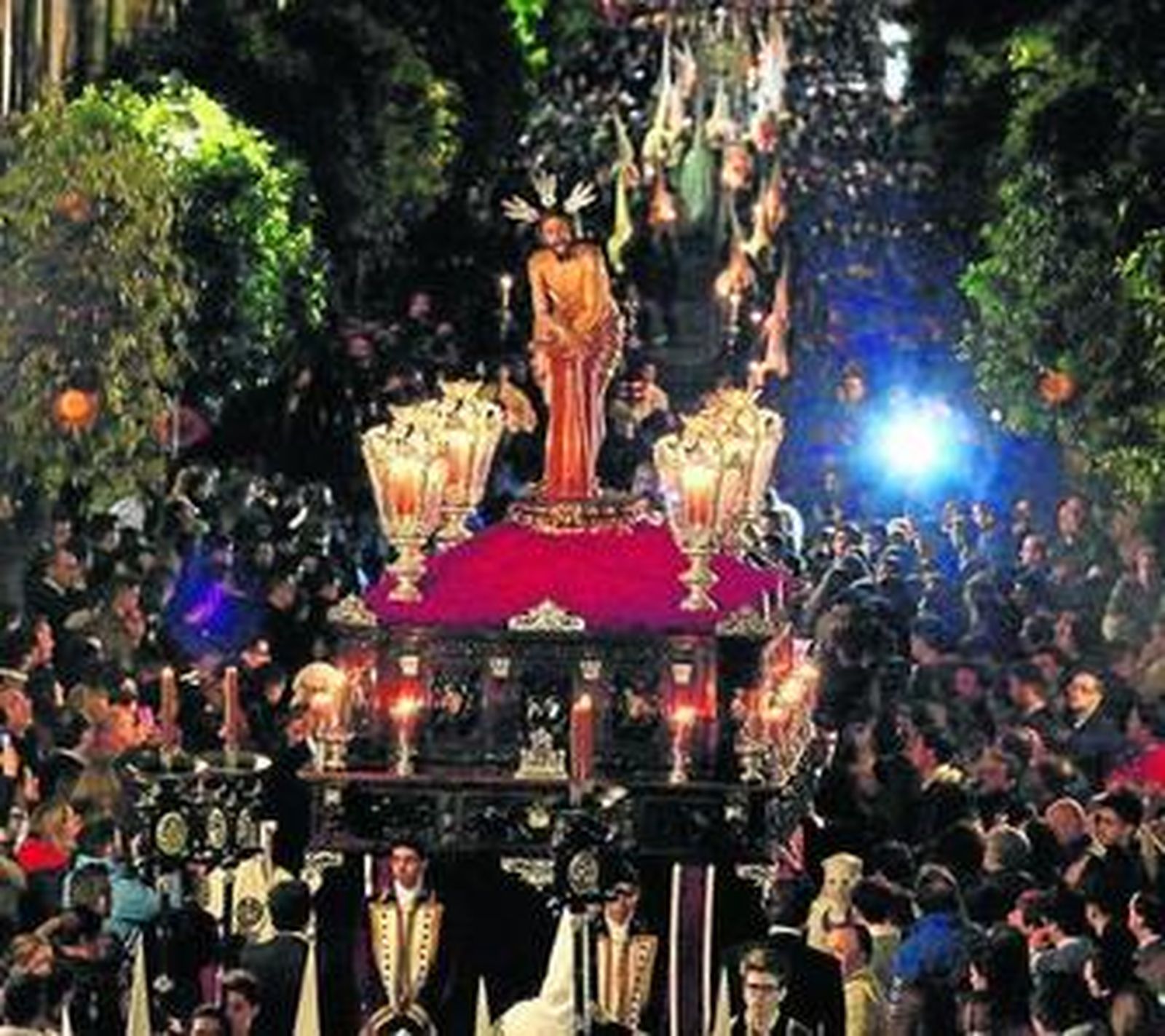 El Señor Amarrado a la Columna, por la calle San Fernando.