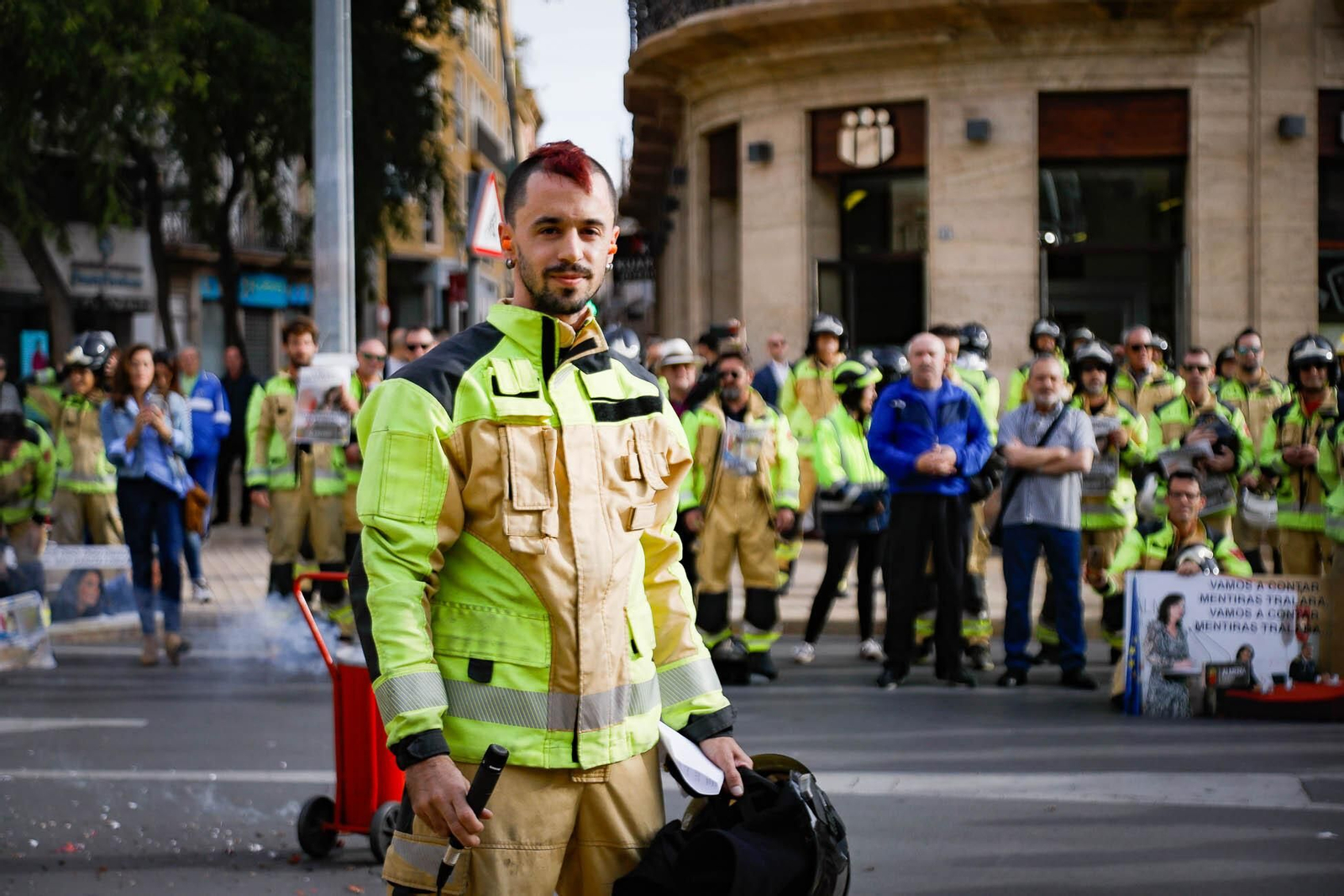 Imágenes de la manifestación de bomberos en Almería