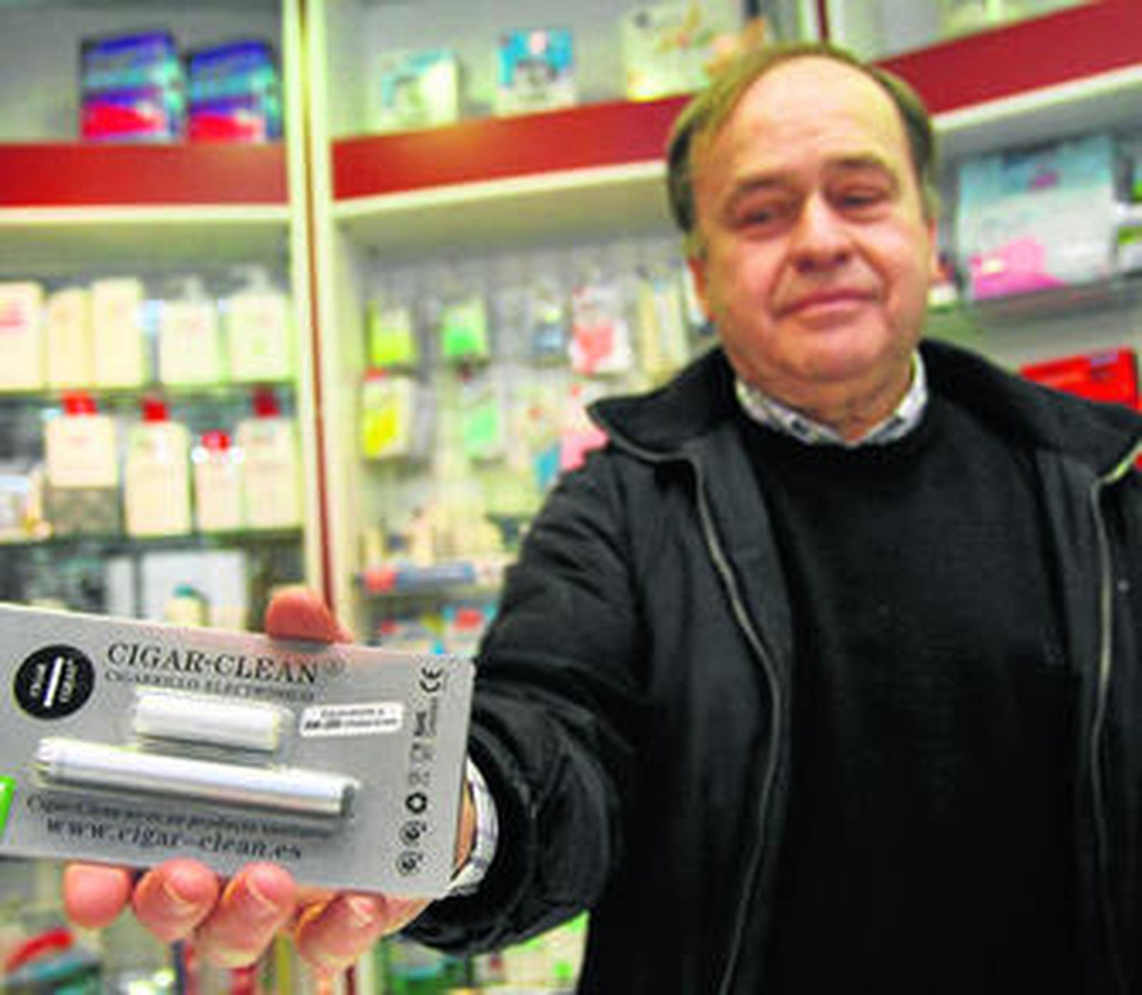 El cigarrillo se vende con un recambio que después hay que seguir comprando.