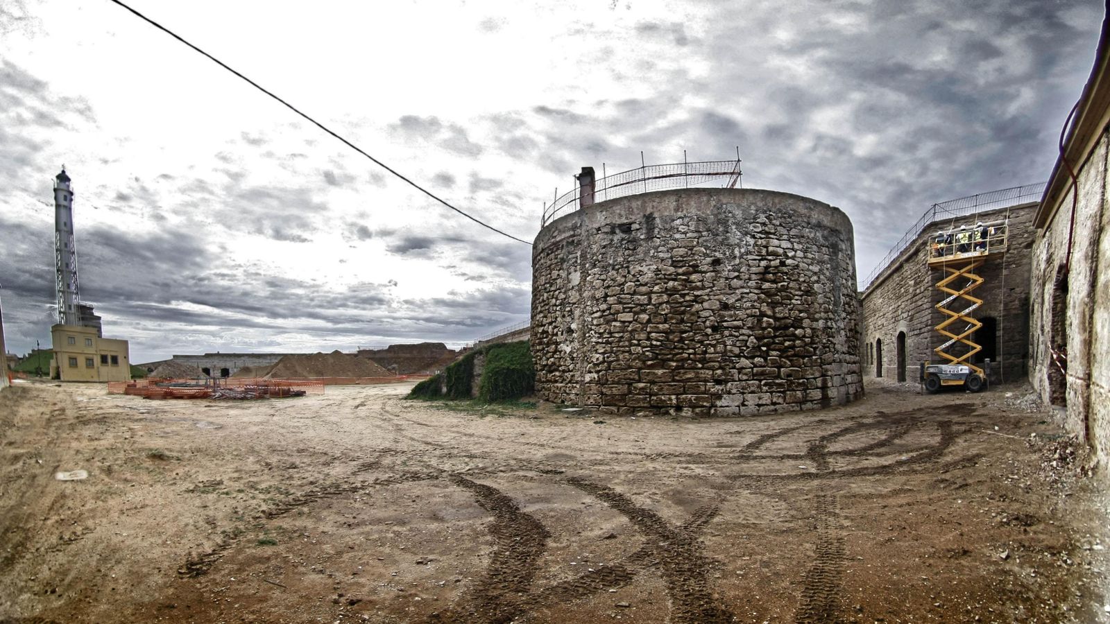 El castillo tendría que ser el gran emblema cultural y turístico de Cádiz.
