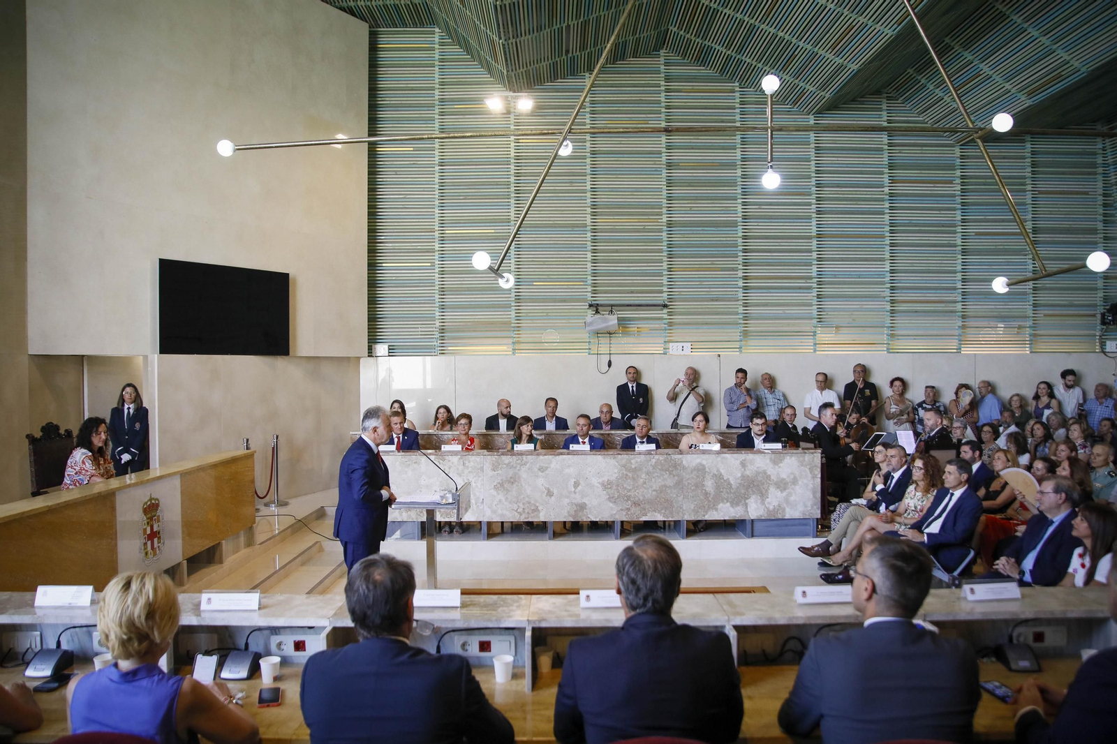 Placa de memoria histórica en el monumento de los coloraos, en imágenes