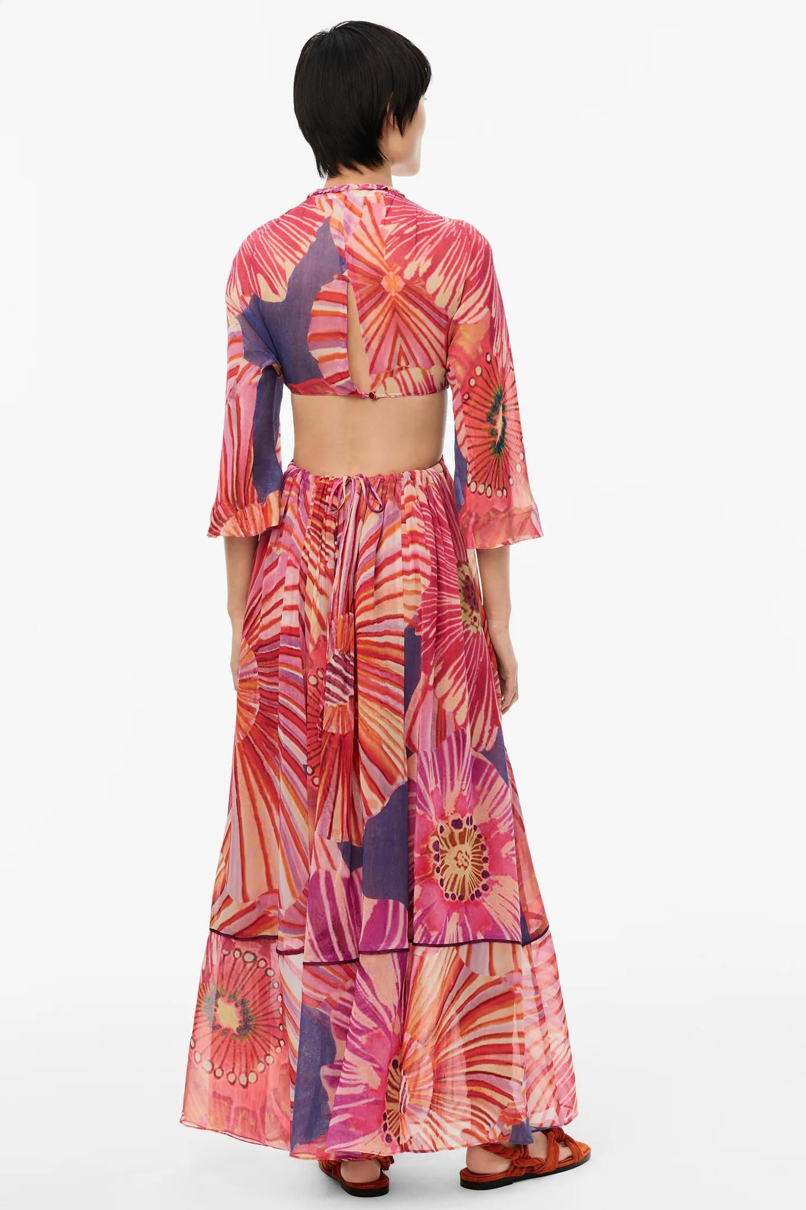 Vestido cut out de edición limitada de Zara.