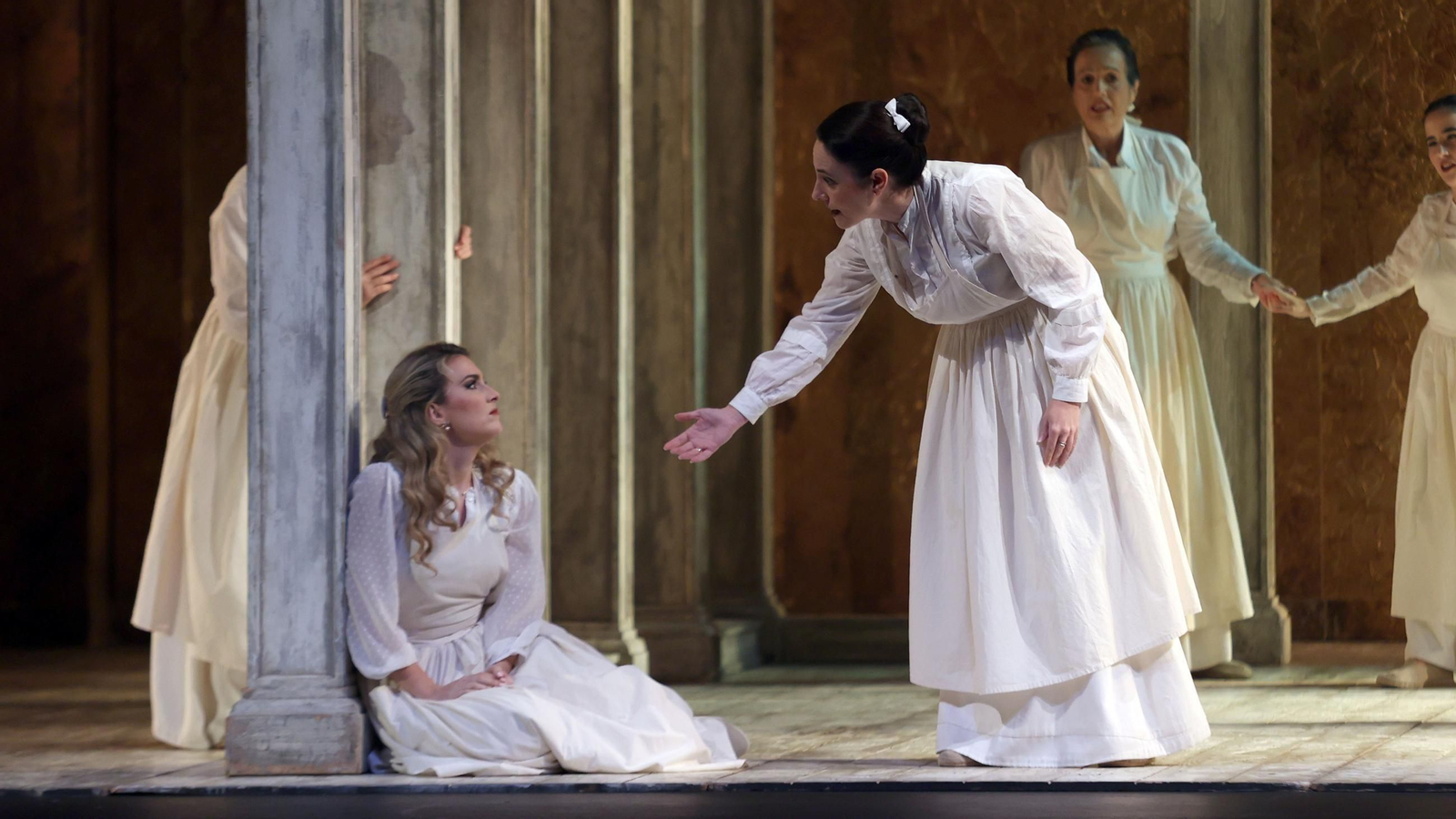 Imágenes de la ópera 'Don Gil de Alcalá' en el Teatro Villamarta de Jerez