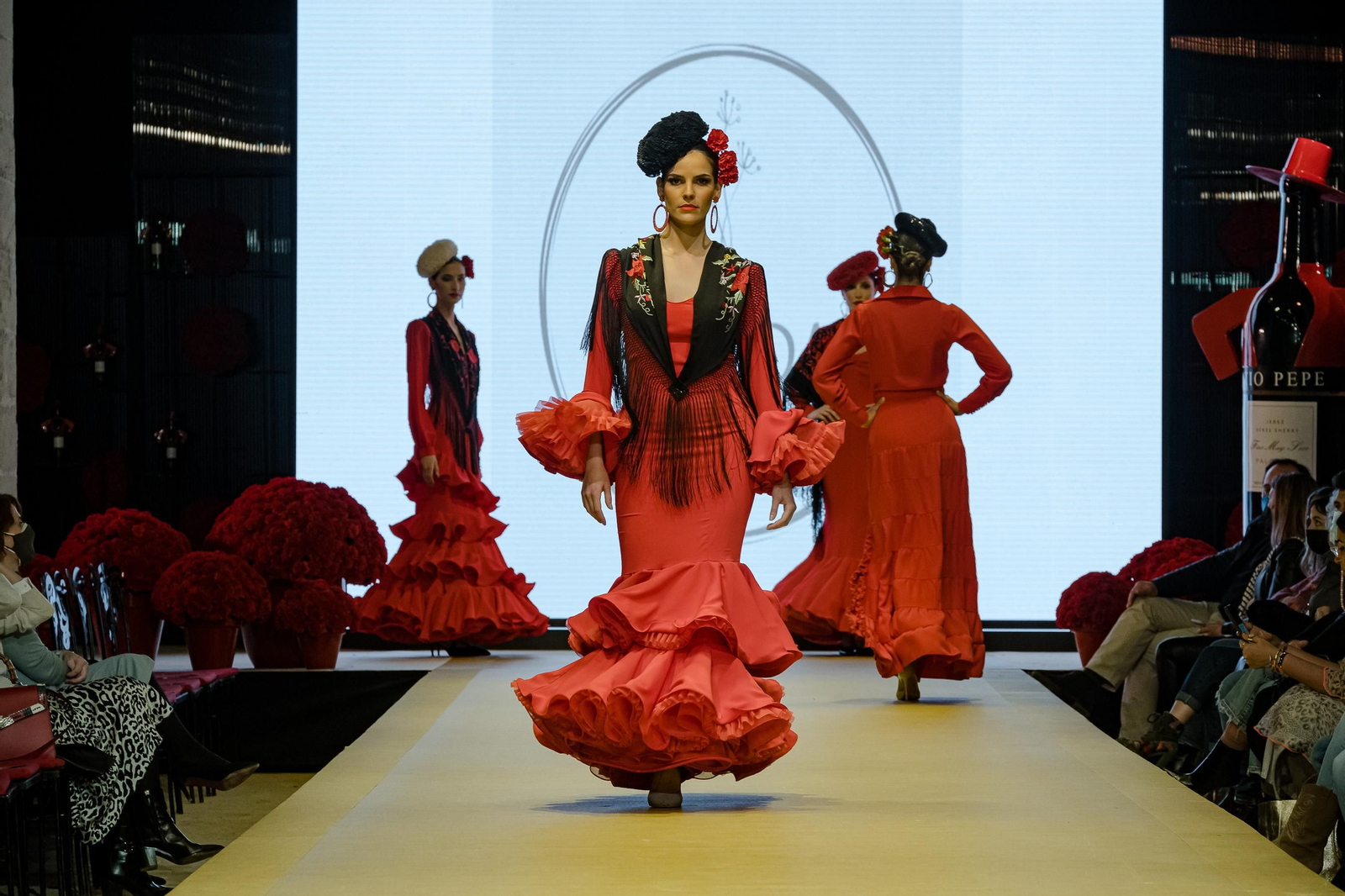 El desfile de Yuyadas, José Raposo y Twins Emelos en Pasarela Flamenca de Jerez, todas las fotos