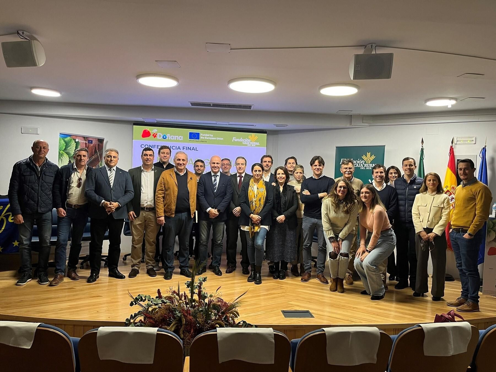 Presentación del proyecto de investigación sobre el agua y la fresa.