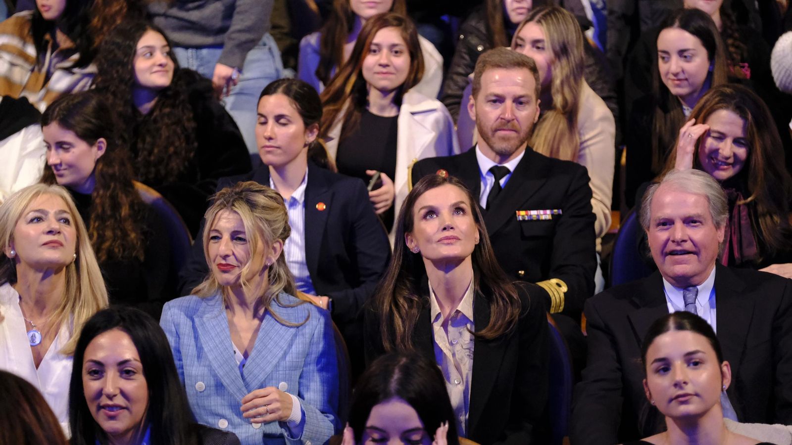 La Reina fue aplaudida cuando entraba en el patio de  butacas del Auditorio.