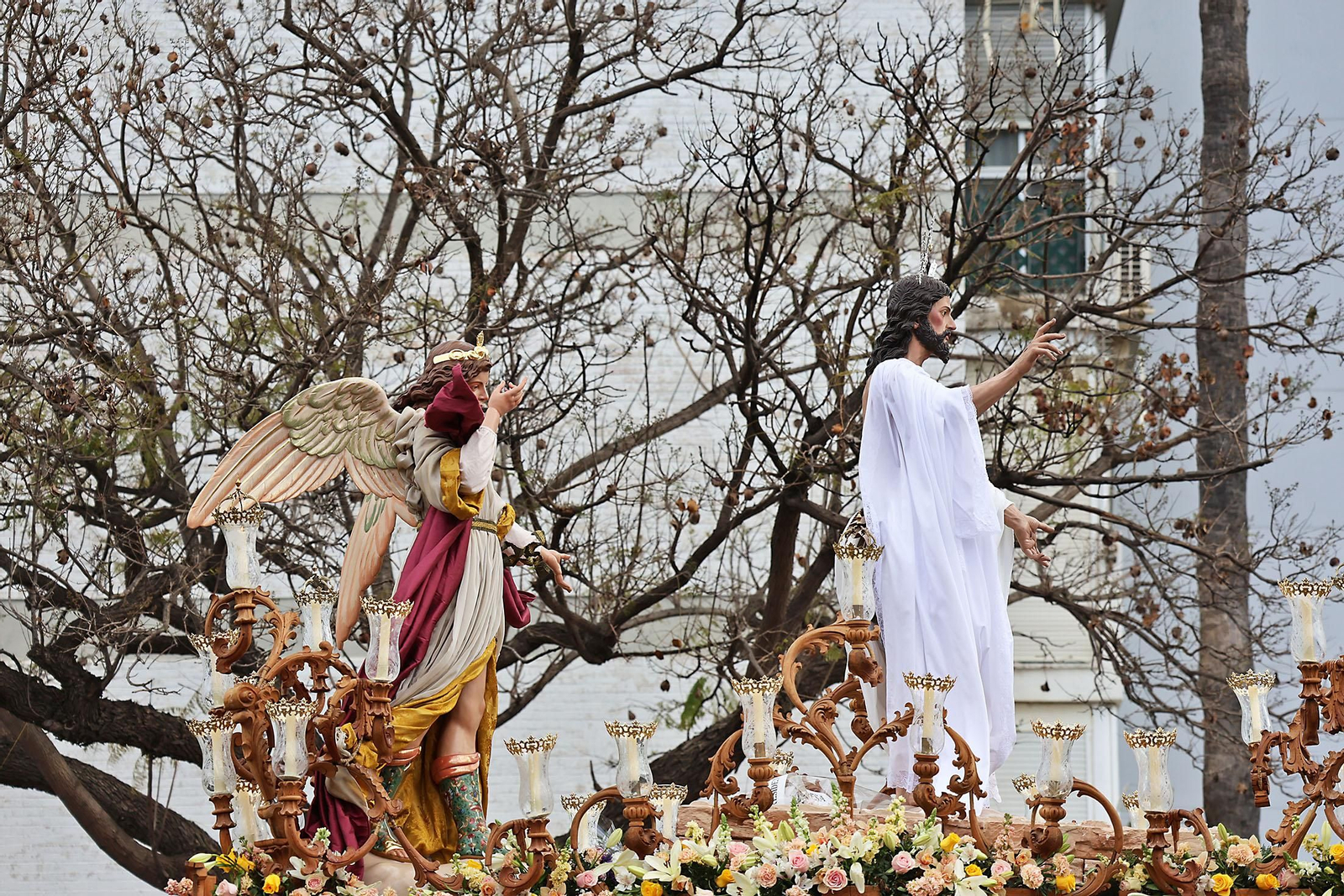 Imágenes de El Resucitado por el barrio de La Hispanidad