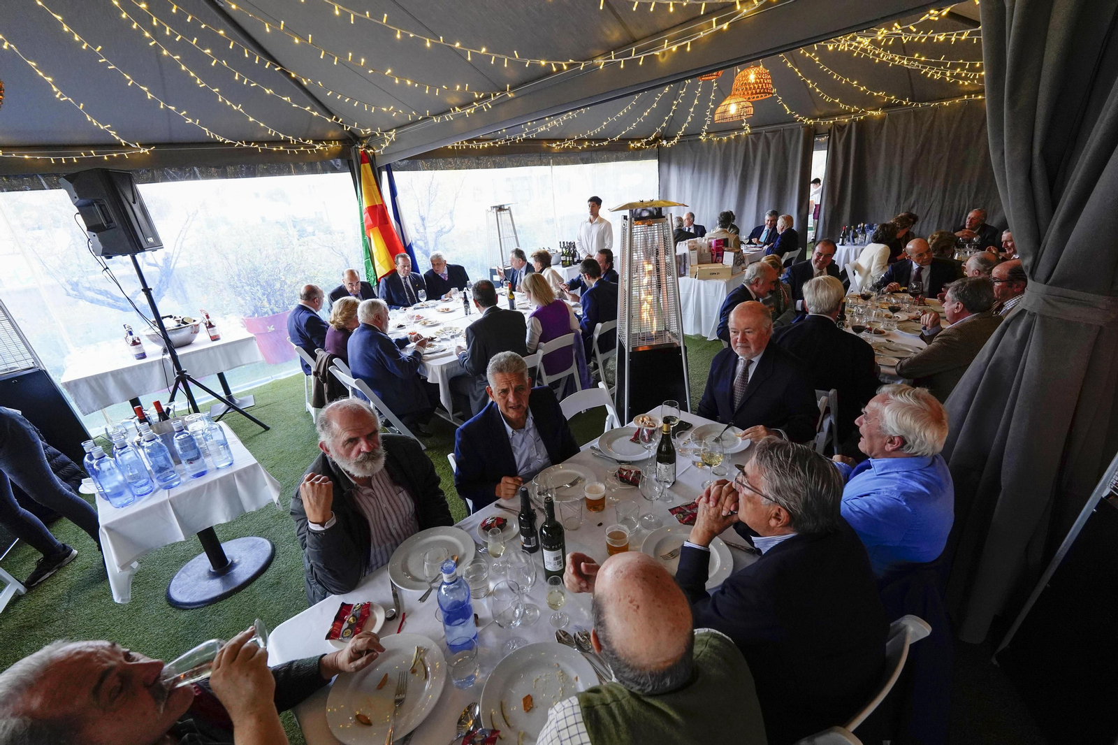 Homenaje a Luis Isasi en la berza navideña de los Jerezanos de la Diáspora Homenaje a Luis Isasi en la berza navideña de los Jerezanos de la Diáspora