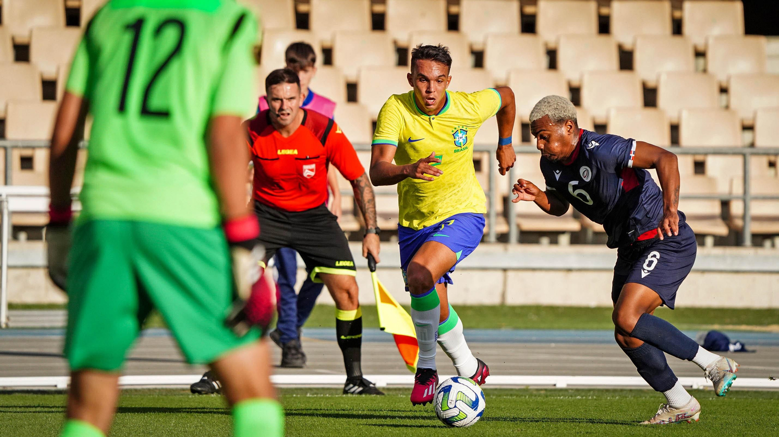 Brasil - R. Dominicana, fútbol internacional en Jerez