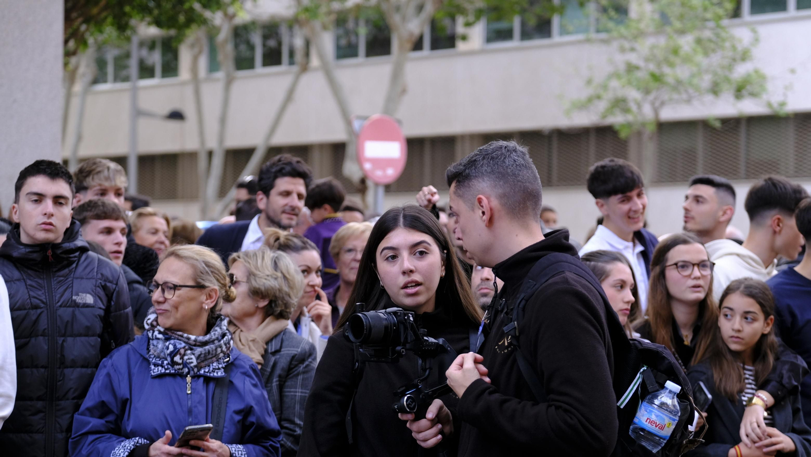 Pasión vuelve a su Iglesia de Santa Teresa azotada por la lluvia