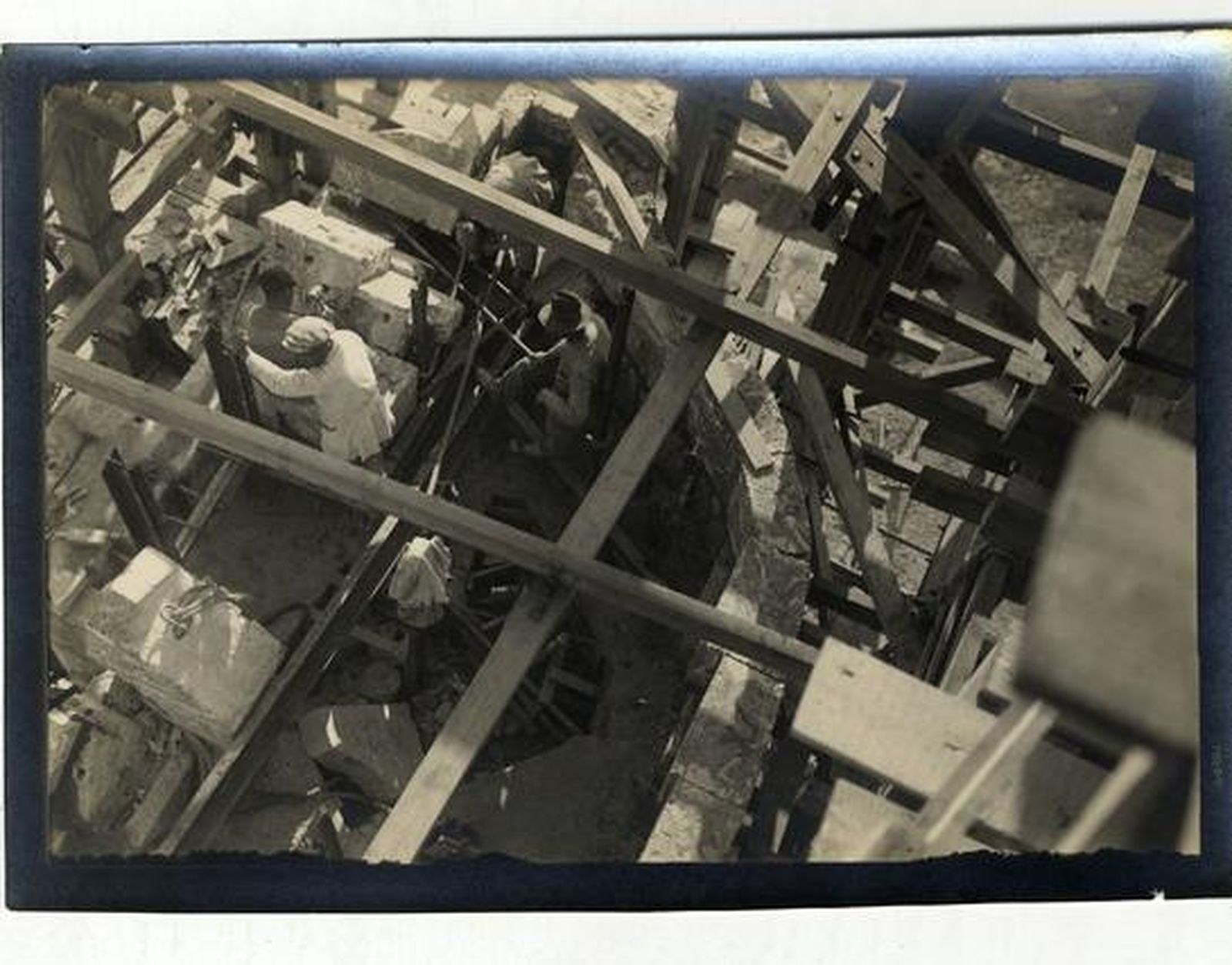 Imágenes de la construcción del Monumento a la Fe Descubridora.