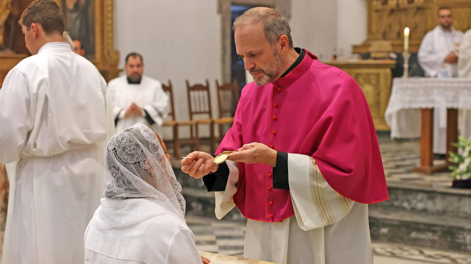 Imágenes de la misa de bienvenida a las hermanas Carmelitas en La Cartuja de Jerez