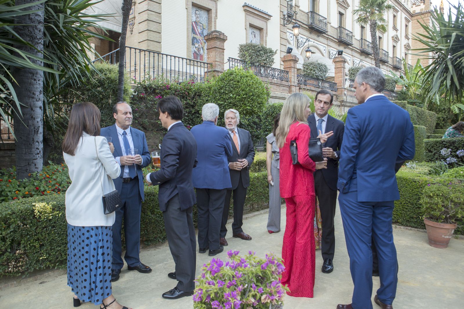 Las imágenes de la entrega de la Beca Manuel Olivencia